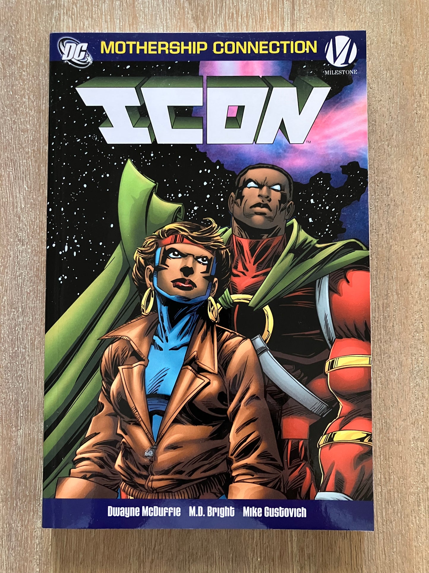 ICON: MOTHERSHIP CONNECTION TPB (2010)